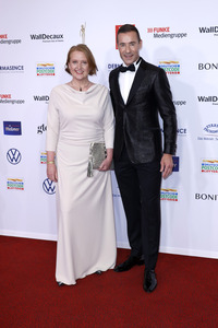 Goldene Bild der Frau 2024 in Hamburg