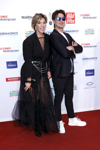 Goldene Bild der Frau 2024 in Hamburg