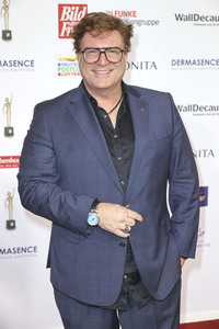 Goldene Bild der Frau 2024 in Hamburg