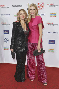 Goldene Bild der Frau 2024 in Hamburg