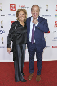 Goldene Bild der Frau 2024 in Hamburg