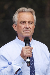 Robert F. Kennedy Jr. bei einer Corona-Demo in Berlin