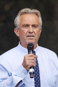 Robert F. Kennedy Jr. bei einer Corona-Demo in Berlin
