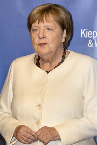 Buchpremiere von Angela Merkels 'Freiheit' in Berlin