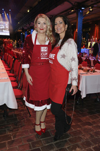 Charity-Weihnachtsfeier für Obdachlose in Hamburg