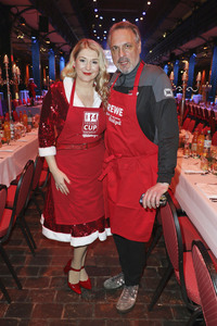 Charity-Weihnachtsfeier für Obdachlose in Hamburg