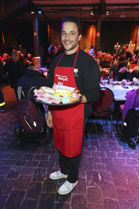 Charity-Weihnachtsfeier für Obdachlose in Hamburg