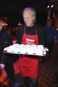 Charity-Weihnachtsfeier für Obdachlose in Hamburg
