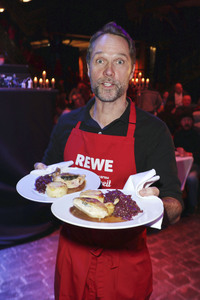 Charity-Weihnachtsfeier für Obdachlose in Hamburg