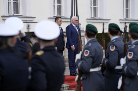 Begrüßung des Präsidenten der Kirgisischen Republik in Berlin