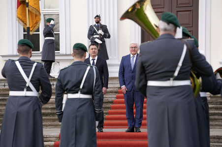 Begrüßung des Präsidenten der Kirgisischen Republik in Berlin