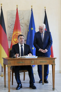 Begrüßung des Präsidenten der Kirgisischen Republik in Berlin