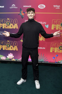 Young Show 'Frida & Frida' in Berlin