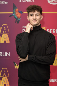 Young Show 'Frida & Frida' in Berlin