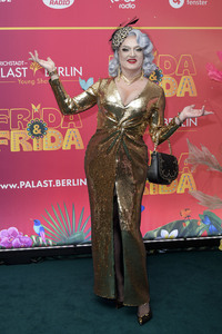 Young Show 'Frida & Frida' in Berlin