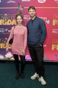 Young Show 'Frida & Frida' in Berlin