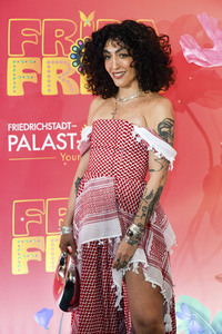 Young Show 'Frida & Frida' in Berlin