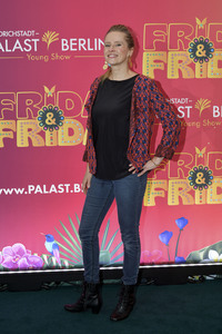 Young Show 'Frida & Frida' in Berlin