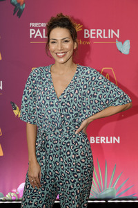 Young Show 'Frida & Frida' in Berlin
