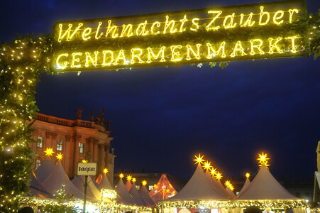 WeihnachtsZauber Gendarmenmarkt 2024 in Berlin
