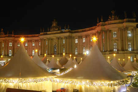 WeihnachtsZauber Gendarmenmarkt 2024 in Berlin