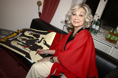 Spendenscheckübergabe zum Welt-Aids-Tag 2024 in Berlin