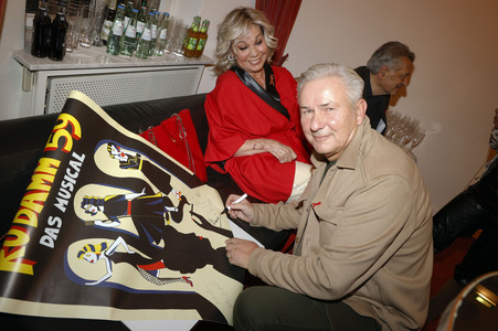 Spendenscheckübergabe zum Welt-Aids-Tag 2024 in Berlin