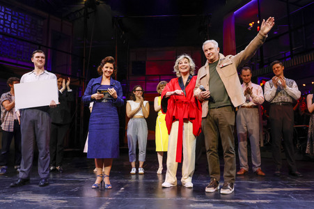 Spendenscheckübergabe zum Welt-Aids-Tag 2024 in Berlin