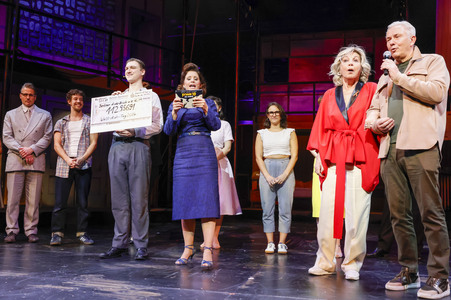 Spendenscheckübergabe zum Welt-Aids-Tag 2024 in Berlin