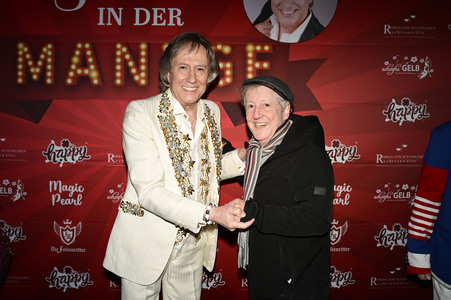 Geburtstags-Show 'Stars in der Manege' zum 80. Geburtstag von Bert Beel in Berlin