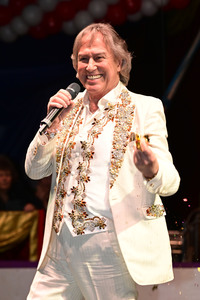 Geburtstags-Show 'Stars in der Manege' zum 80. Geburtstag von Bert Beel in Berlin