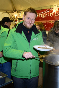 Michael Kretschmer beim Charity-Kochen in Görlitz
