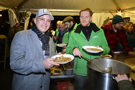 Michael Kretschmer beim Charity-Kochen in Görlitz