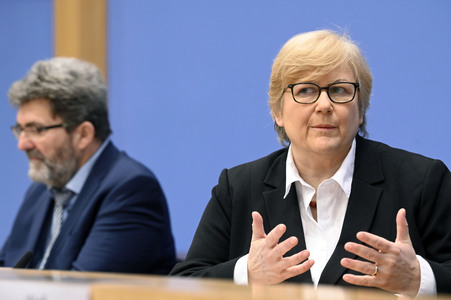 Bundespressekonferenz Menschenrechtsbericht in Berlin