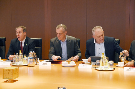 Treffen von Olaf Scholz mit Vertretern der Stahlbranche in Berlin