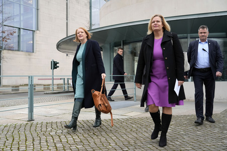 Pressekonferenz Nationaler Aktionsplan gegen Menschenhandel und Gewaltstrategien in Berlin