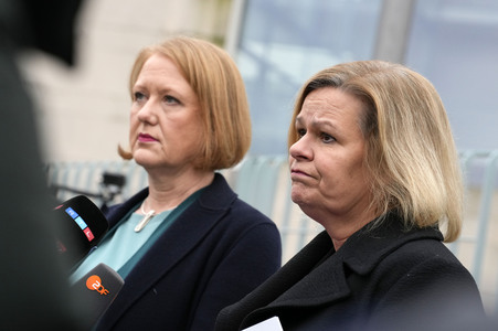 Pressekonferenz Nationaler Aktionsplan gegen Menschenhandel und Gewaltstrategien in Berlin