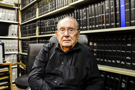 Gerd Heidemann in seinem Archiv in Hamburg