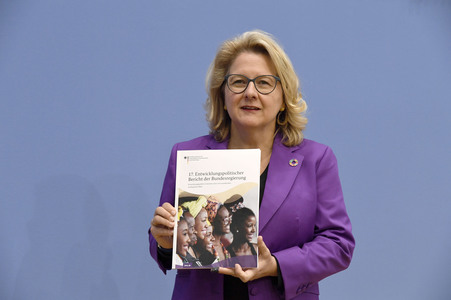 Bundespressekonferenz Vorstellung des 17. Entwicklungspolitischen Berichts der Bundesregierung in Berlin