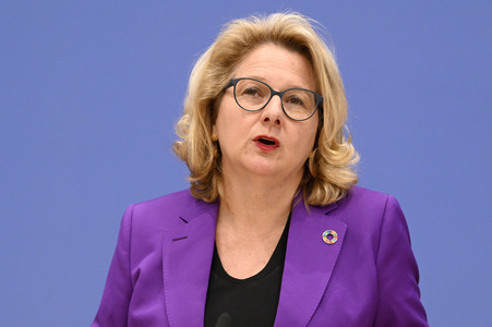 Bundespressekonferenz Vorstellung des 17. Entwicklungspolitischen Berichts der Bundesregierung in Berlin