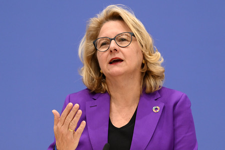 Bundespressekonferenz Vorstellung des 17. Entwicklungspolitischen Berichts der Bundesregierung in Berlin