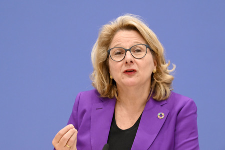 Bundespressekonferenz Vorstellung des 17. Entwicklungspolitischen Berichts der Bundesregierung in Berlin