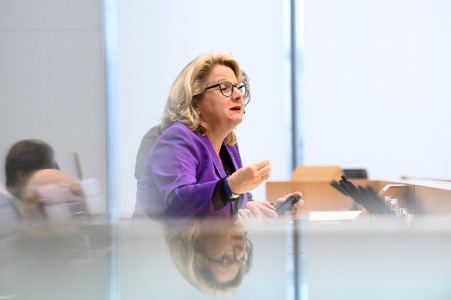 Bundespressekonferenz Vorstellung des 17. Entwicklungspolitischen Berichts der Bundesregierung in Berlin