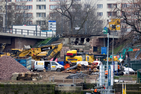 Die eingestürzte Carolabrücke in Dresden