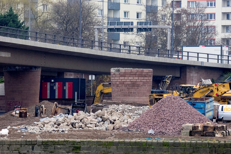 Die eingestürzte Carolabrücke in Dresden