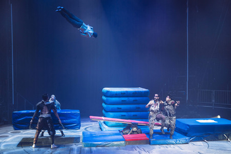 Flic Flac - Die Wintershow in Erfurt