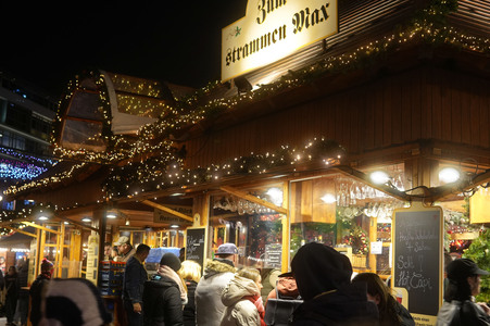 City-Weihnachtsmarkt an der Gedächtniskirche in Berlin