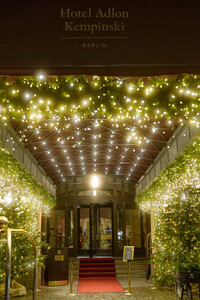 Weihnachtszeit am Pariser Platz in Berlin