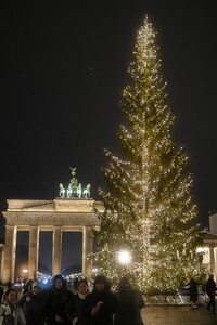 Weihnachtszeit am Pariser Platz in Berlin