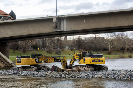 Abrissarbeiten an der Carolabrücke in Dresden
